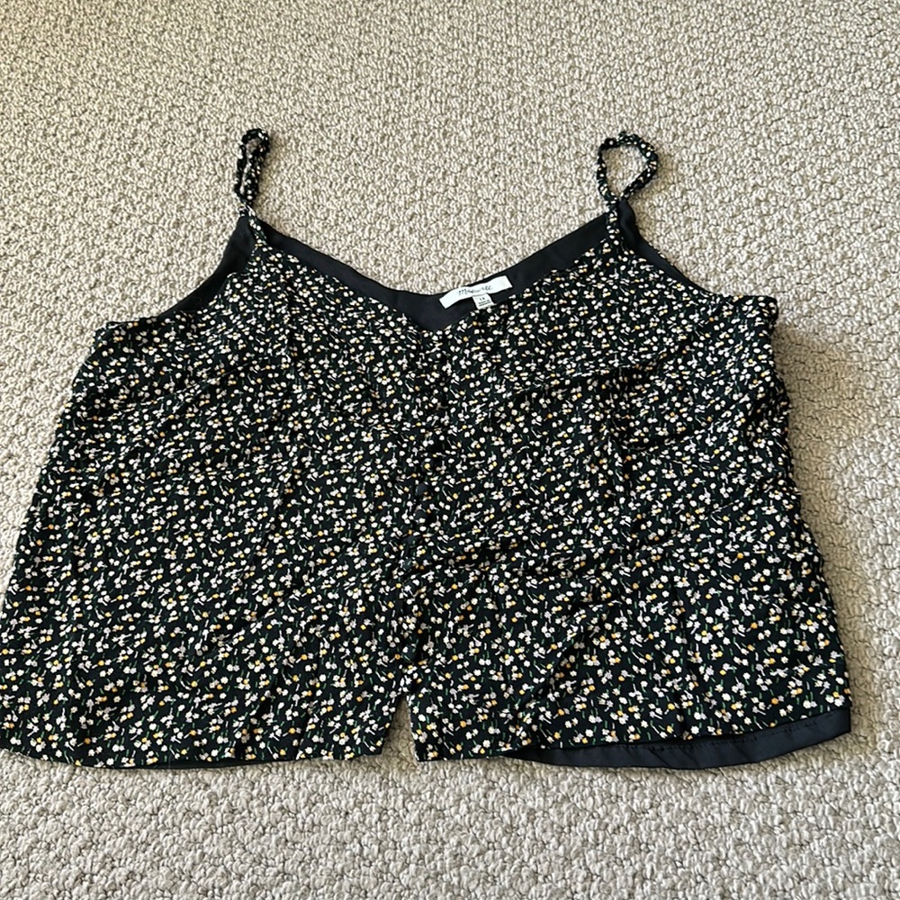 Madewell cropped floral top, size 14. Lined with buttons down the front.
